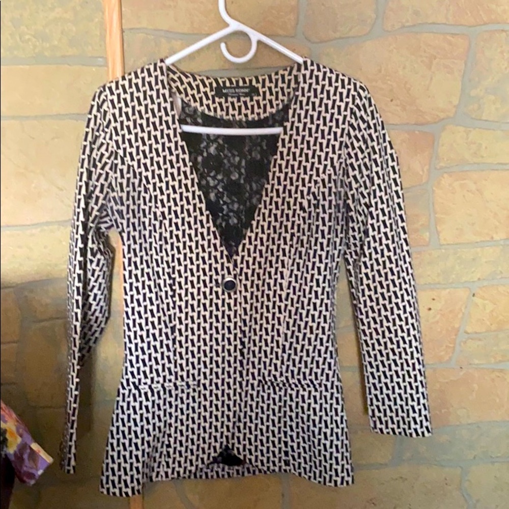 2/15 Black and white blazer